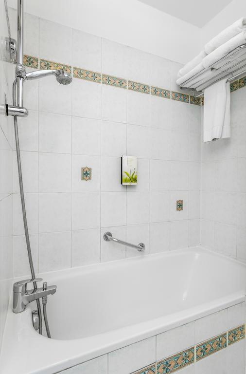 Karma La Residence Normande Конел Екстериор снимка